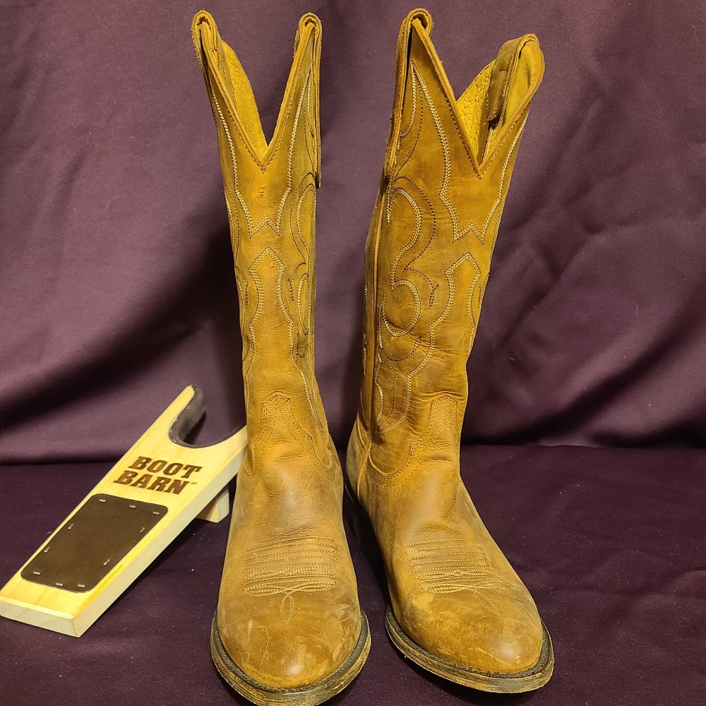 Women's boots size 7.5